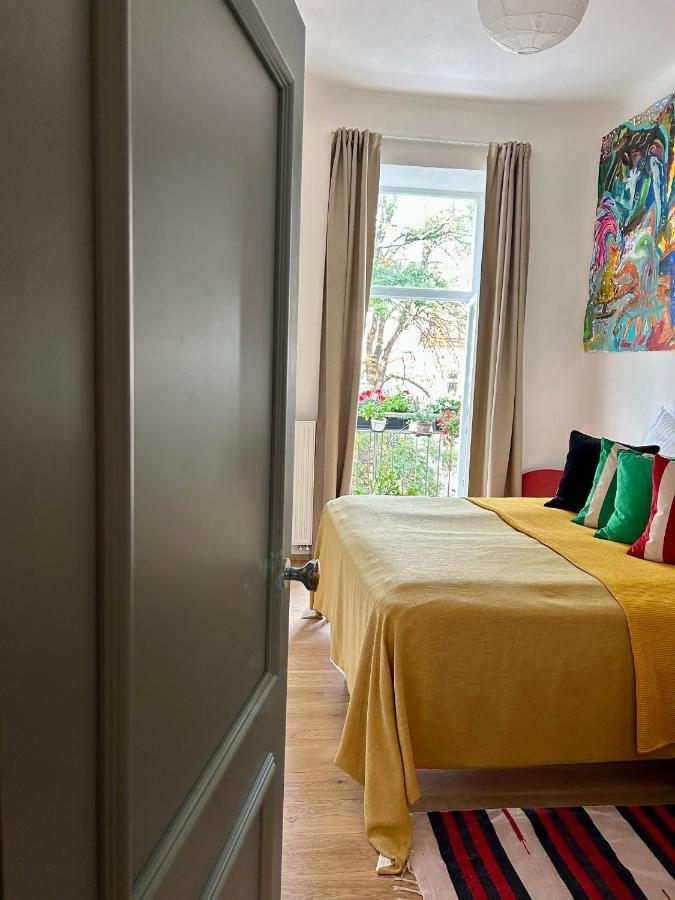 Green Balcony & King Size Bed Prague Exterior photo